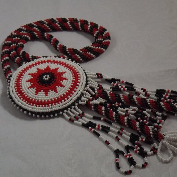 Vintage Native Seed Bead Bolo Necklace, First Nations Hand-crafted Beadwork - Picture 11 of 12